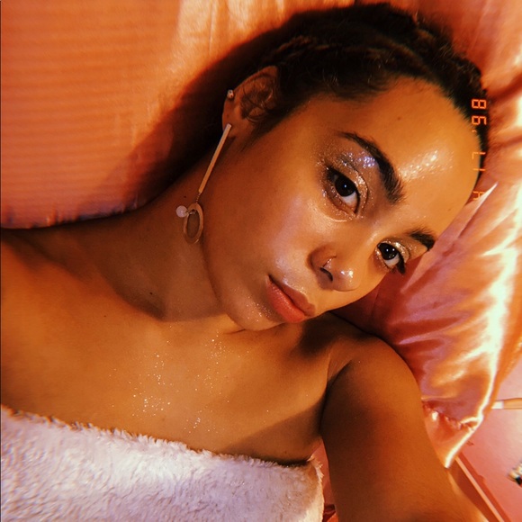 Meet your Posher, Lizbeth - Picture 1 of 1